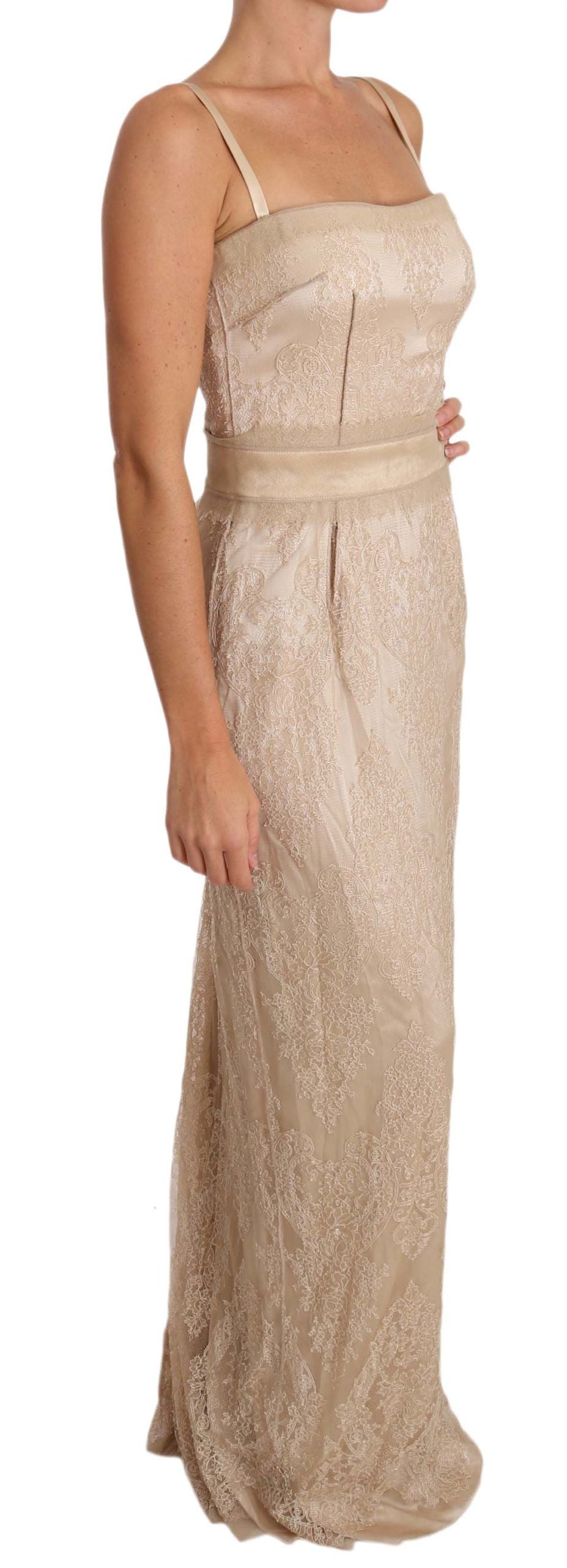 Elegante vestido beige largo hasta el suelo
