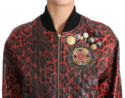 Chaqueta bomber de cuero con estampado de leopardo rojo y botones de cristal