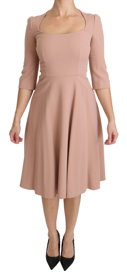 Elegante vestido rosa claro de corte A hasta la rodilla