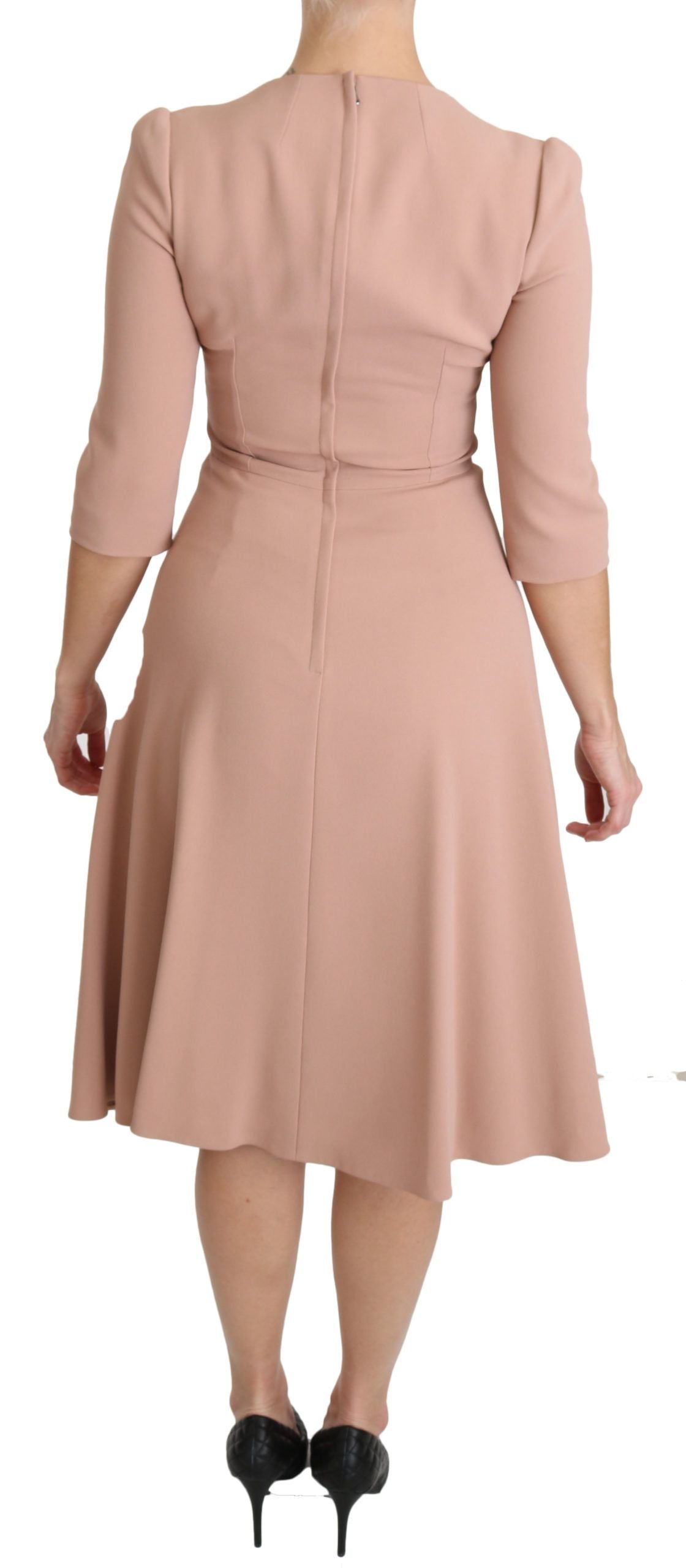 Elegante vestido rosa claro de corte A hasta la rodilla