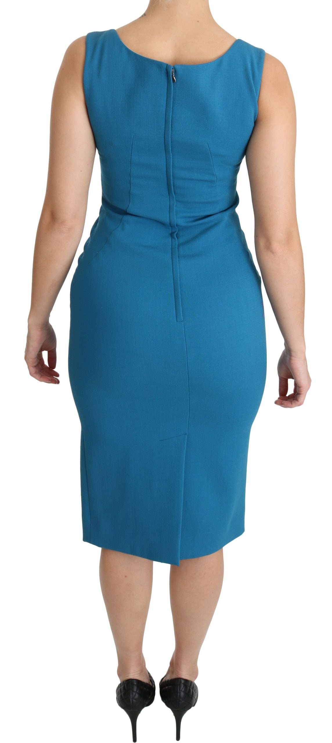 Elegante vestido de lana hasta la rodilla