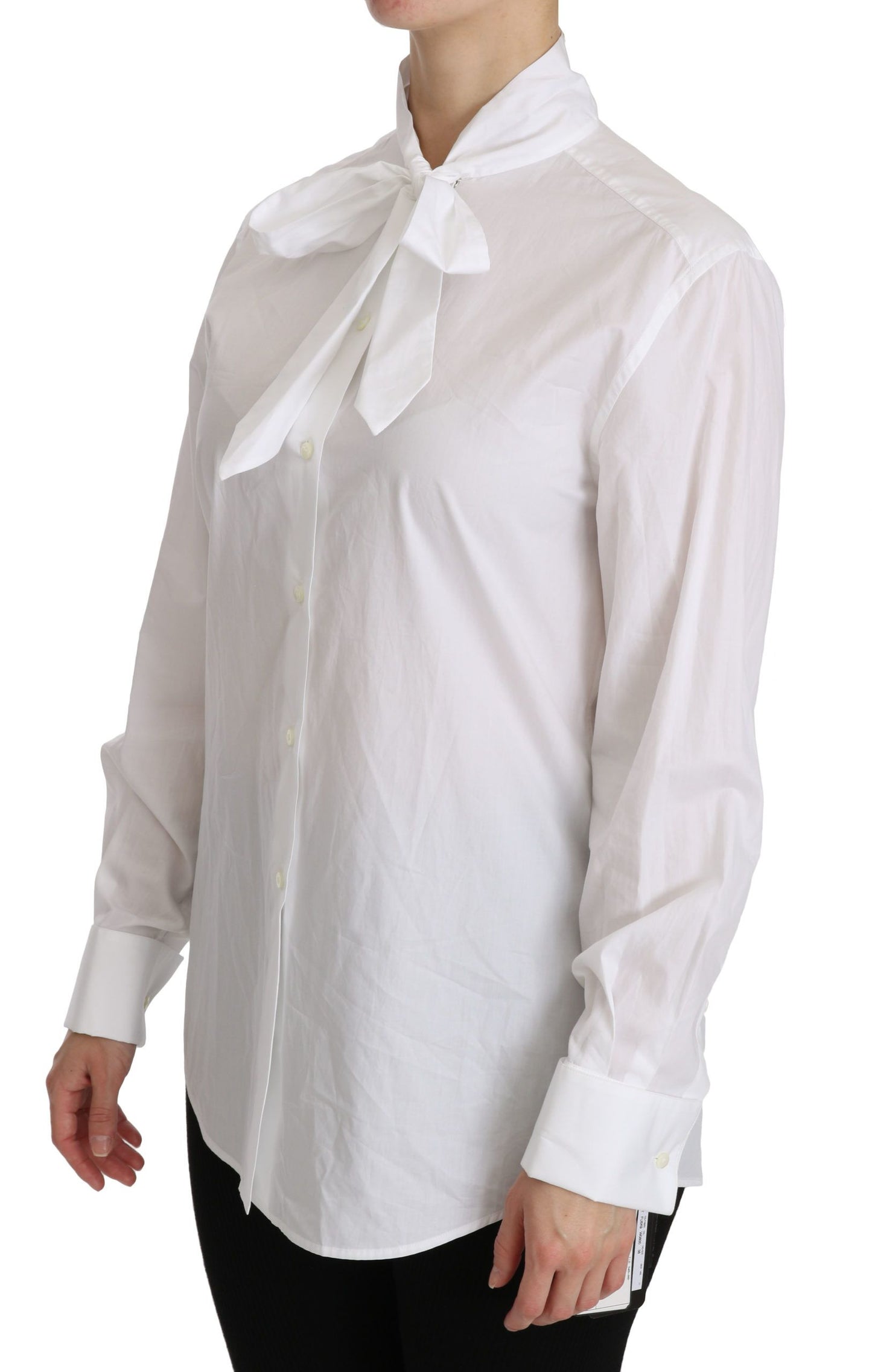 Elegante polo blanco de cuello alto