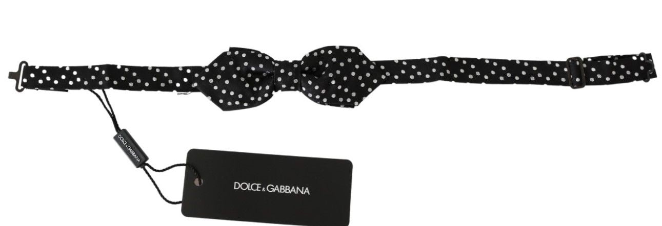 Elegante pajarita de seda negra con lunares