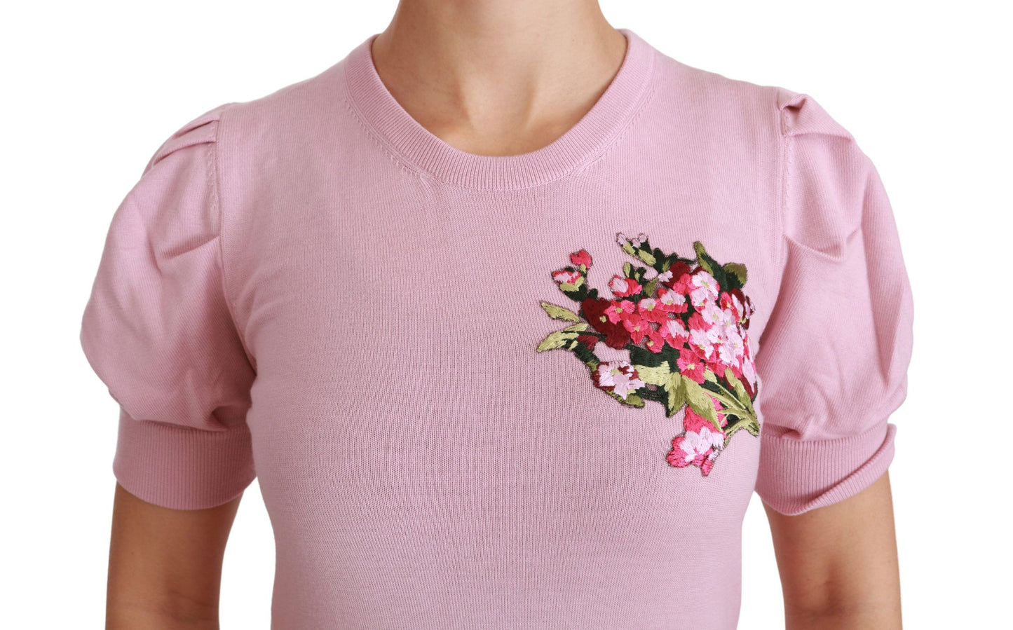 Elegante blusa bordada de lana virgen