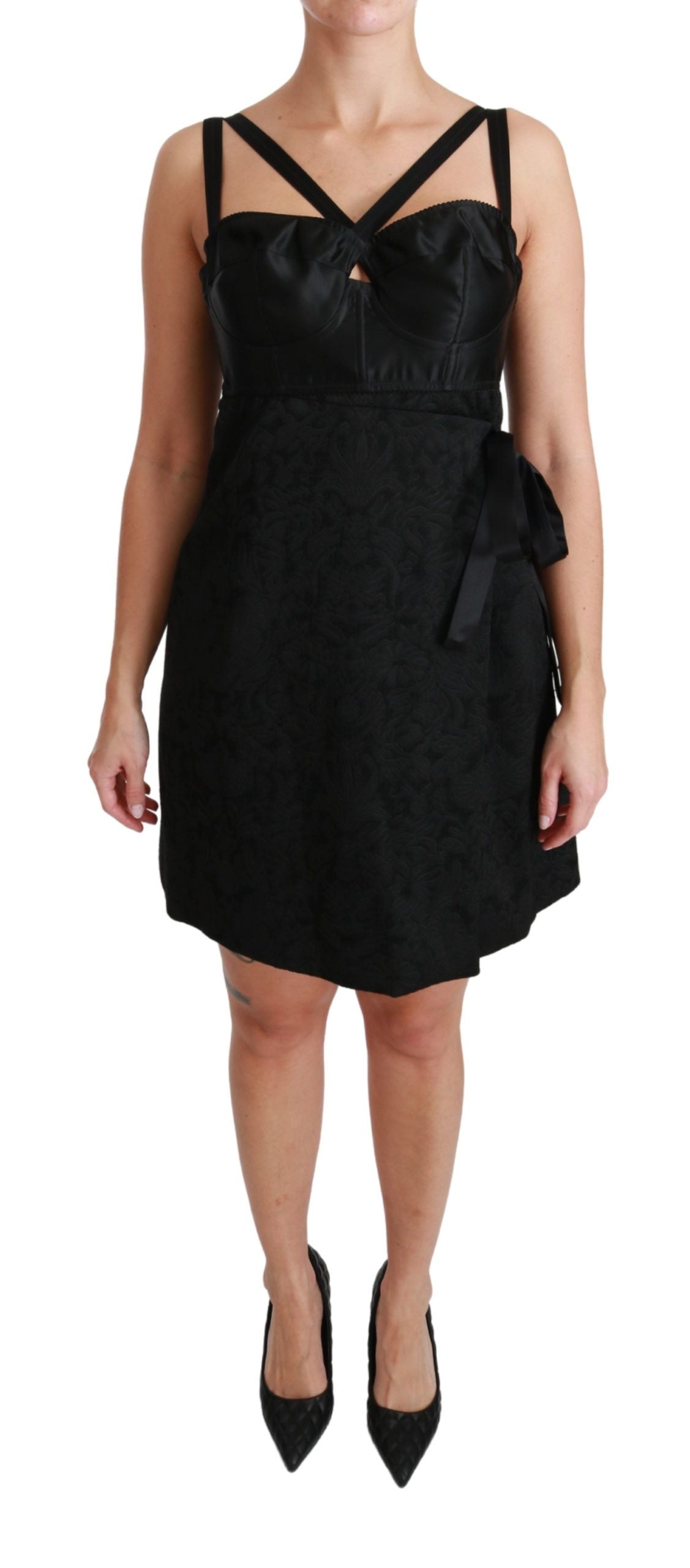 Elegante vestido negro de jacquard
