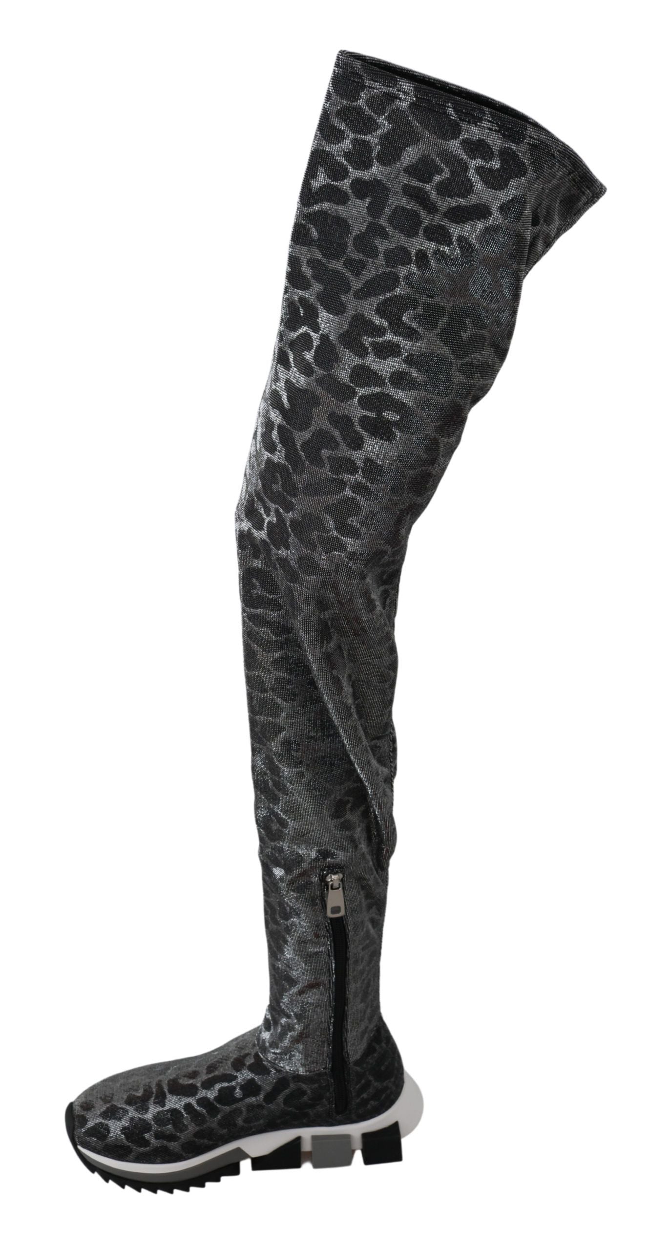 Botines elegantes de leopardo por encima de la rodilla