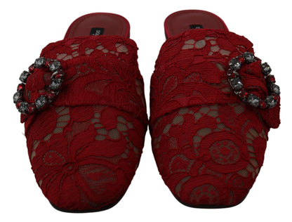 Sandalias planas en rojo radiante con adornos de cristal