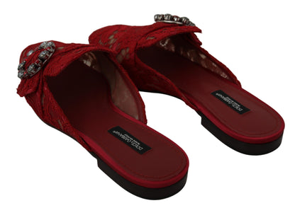 Sandalias planas en rojo radiante con adornos de cristal