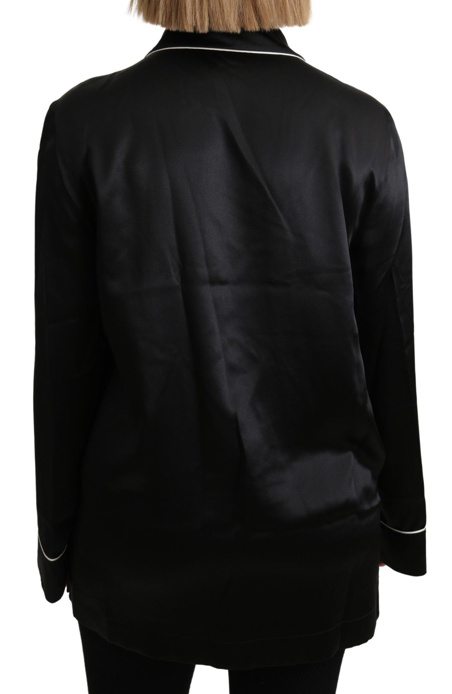 Elegante blusa de seda negra con botones