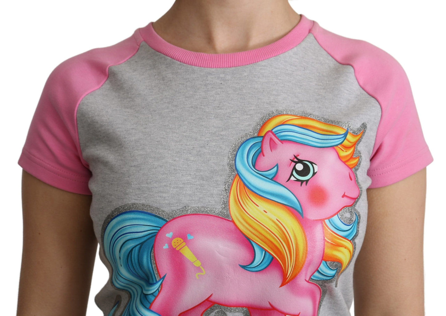 Camiseta elegante de algodón gris con cuello redondo y detalles rosas