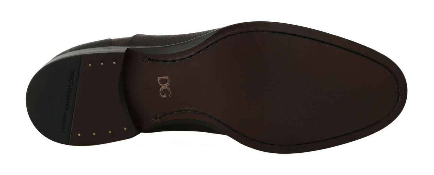 Zapatos formales elegantes de cuero marrón con cordones