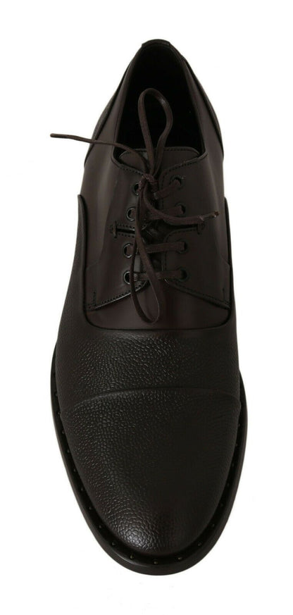 Zapatos formales elegantes de cuero marrón con cordones