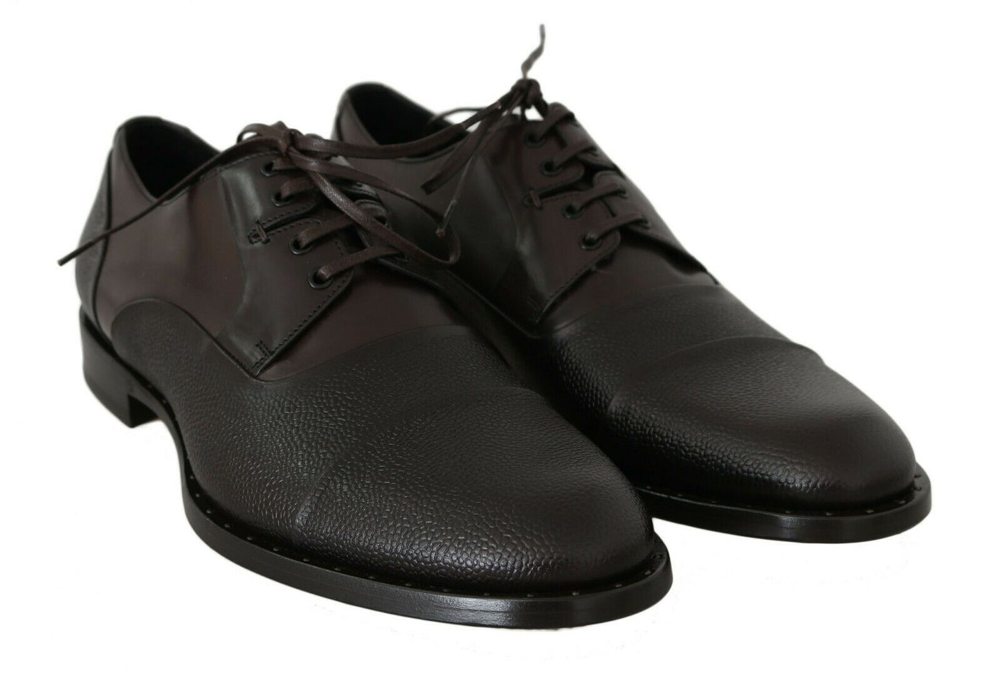 Zapatos formales elegantes de cuero marrón con cordones