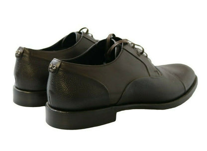 Zapatos formales elegantes de cuero marrón con cordones