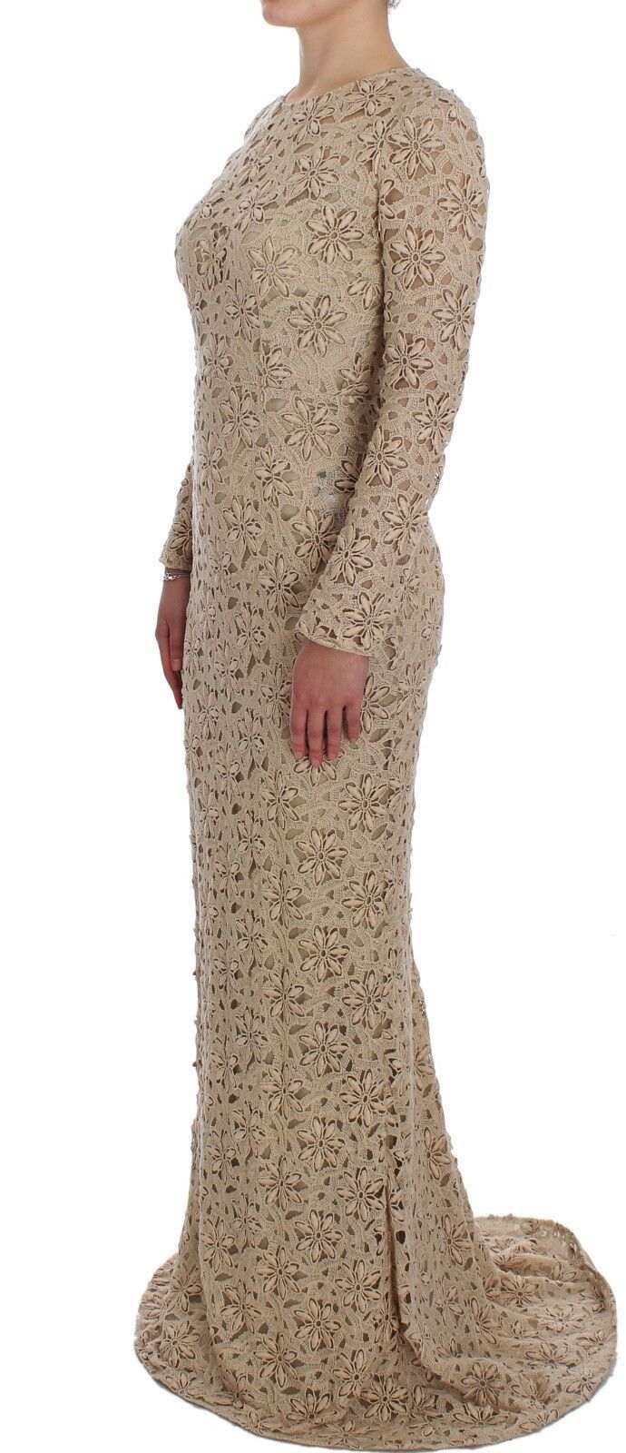 Vestido largo de manga larga con encaje floral beige