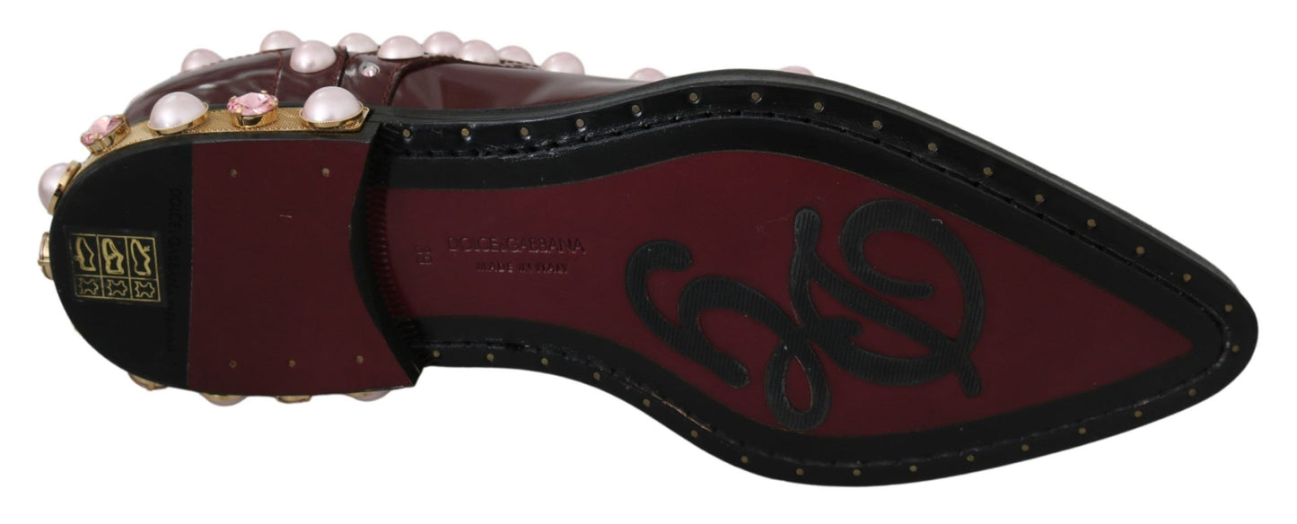 Elegantes zapatos planos burdeos con cordones, perlas y cristales