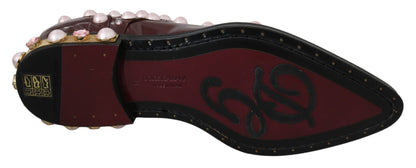 Elegantes zapatos planos burdeos con cordones, perlas y cristales