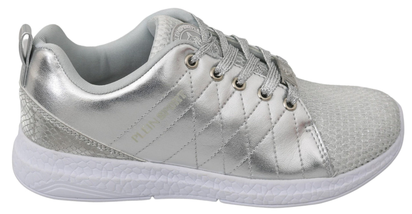 Zapatillas plateadas elegantes para quienes marcan tendencia