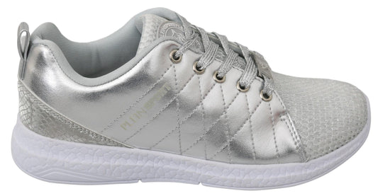 Zapatillas plateadas elegantes para quienes marcan tendencia