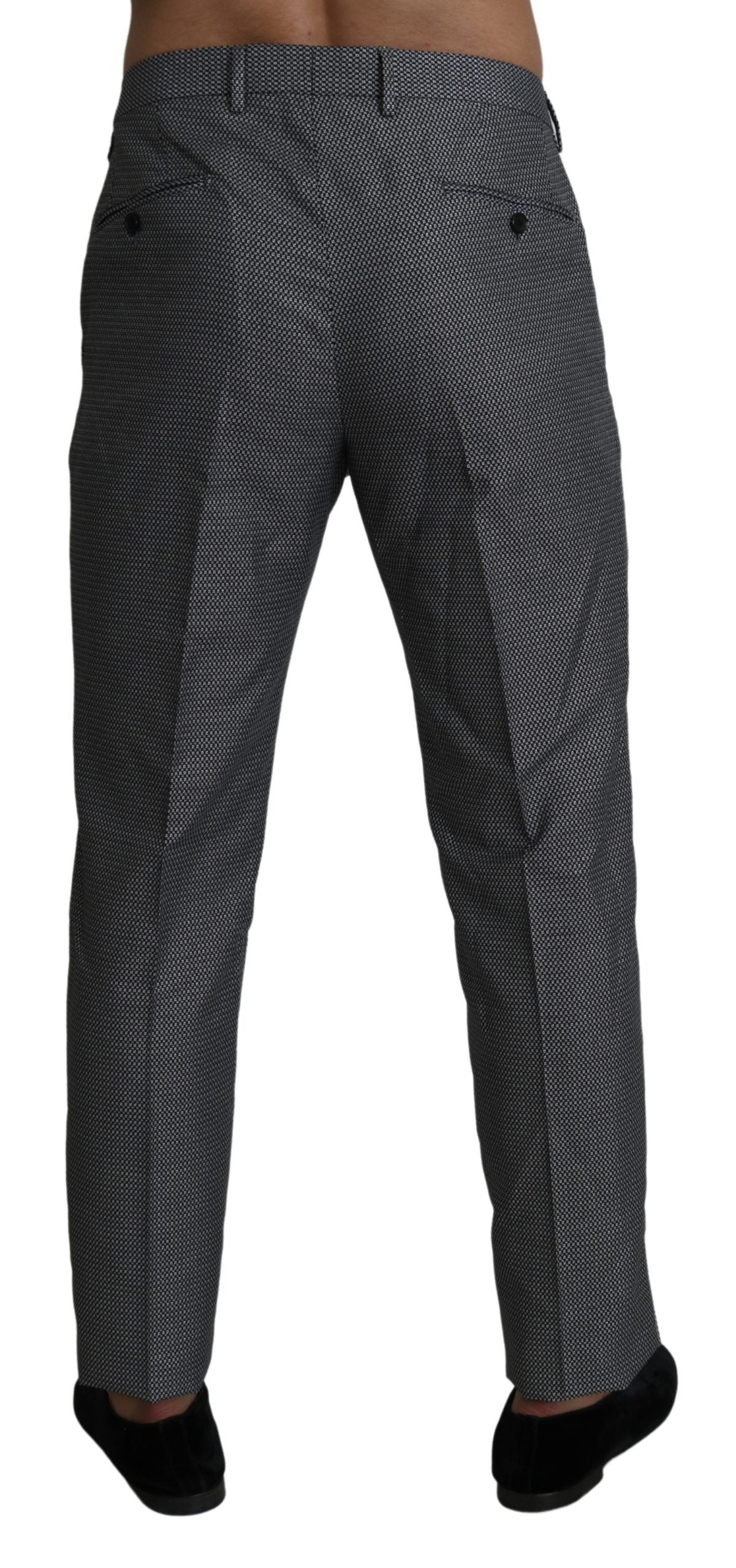 Elegante pantalón de vestir gris ajustado