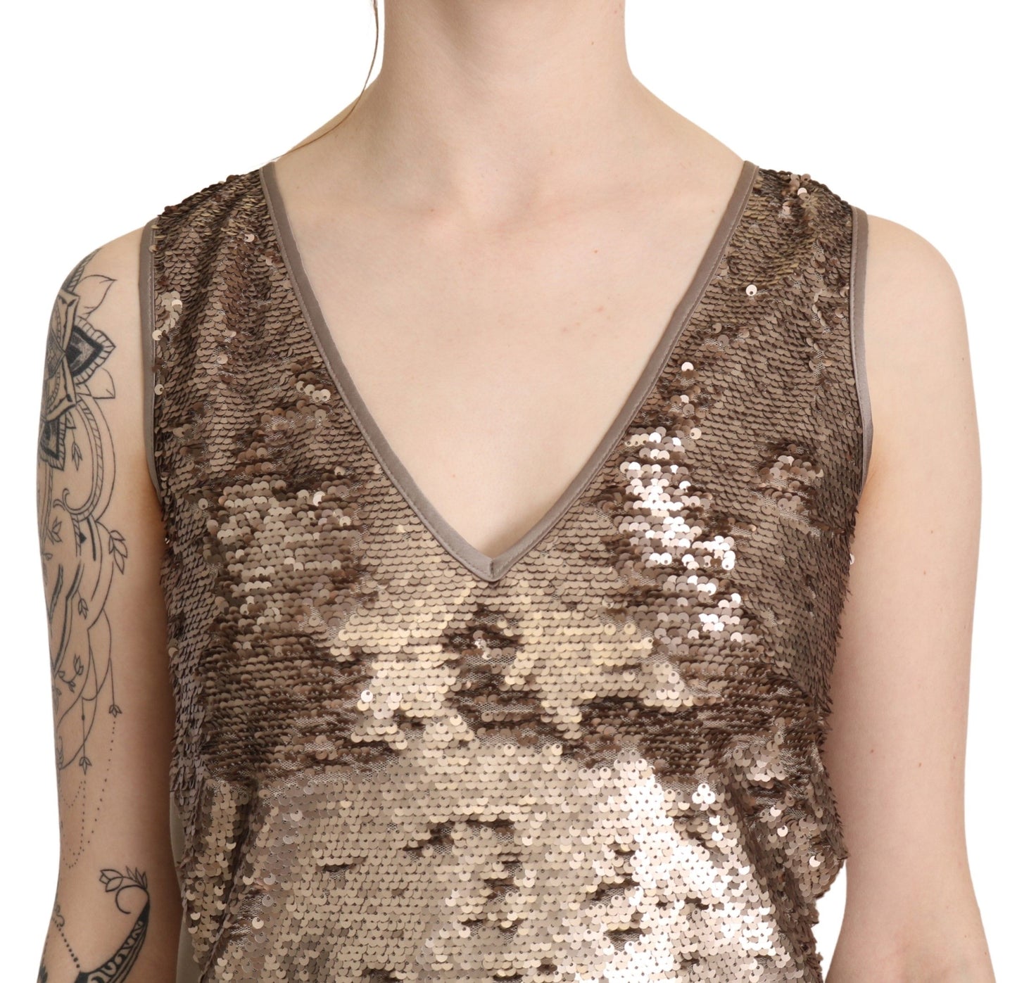 Glamuroso minivestido de lentejuelas sin mangas con cuello en V