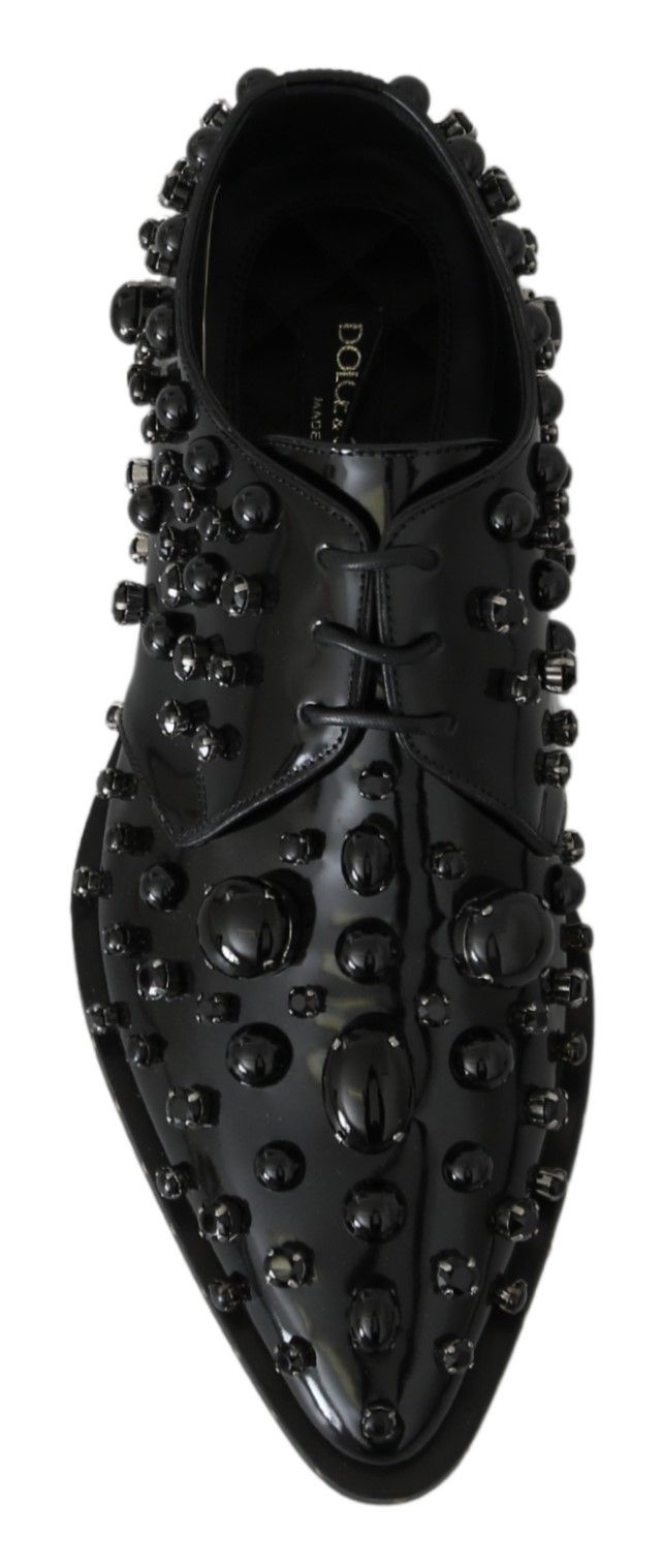 Elegantes zapatos de vestir negros con cristales