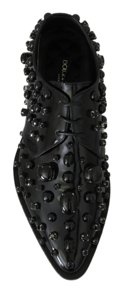 Elegantes zapatos de vestir negros con cristales