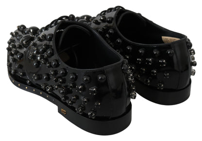Elegantes zapatos de vestir negros con cristales