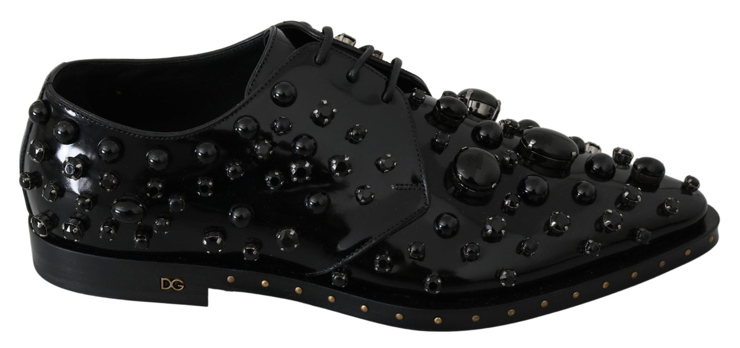 Elegantes zapatos de vestir negros con cristales
