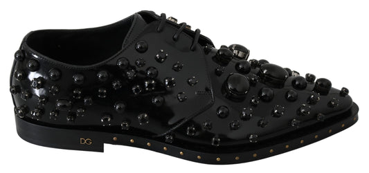 Elegantes zapatos de vestir negros con cristales