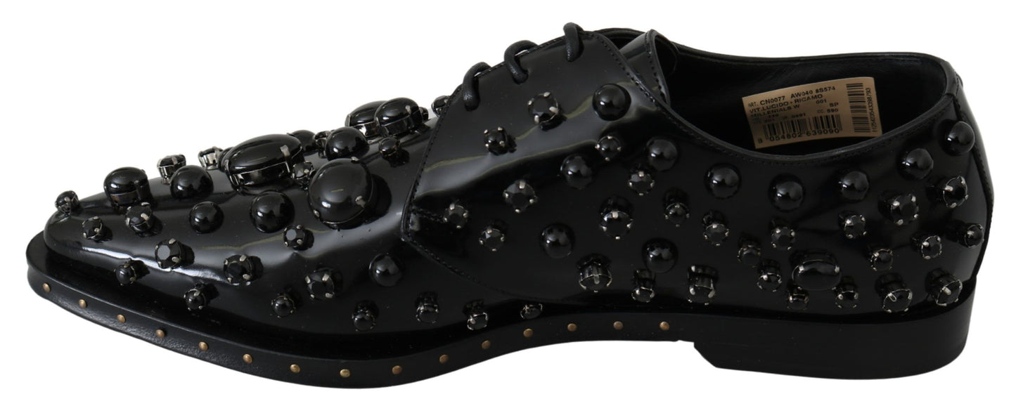Elegantes zapatos de vestir negros con cristales