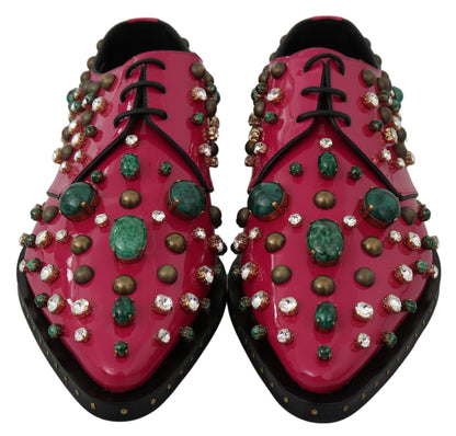 Zapatos planos de charol con cristales de color rosa fucsia