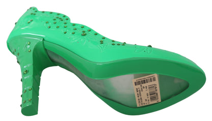 Encantadores zapatos de tacón de cristal de Cenicienta en verde exuberante