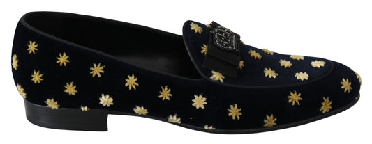Elegantes mocasines de terciopelo con bordado de corona