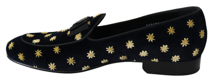 Elegantes mocasines de terciopelo con bordado de corona