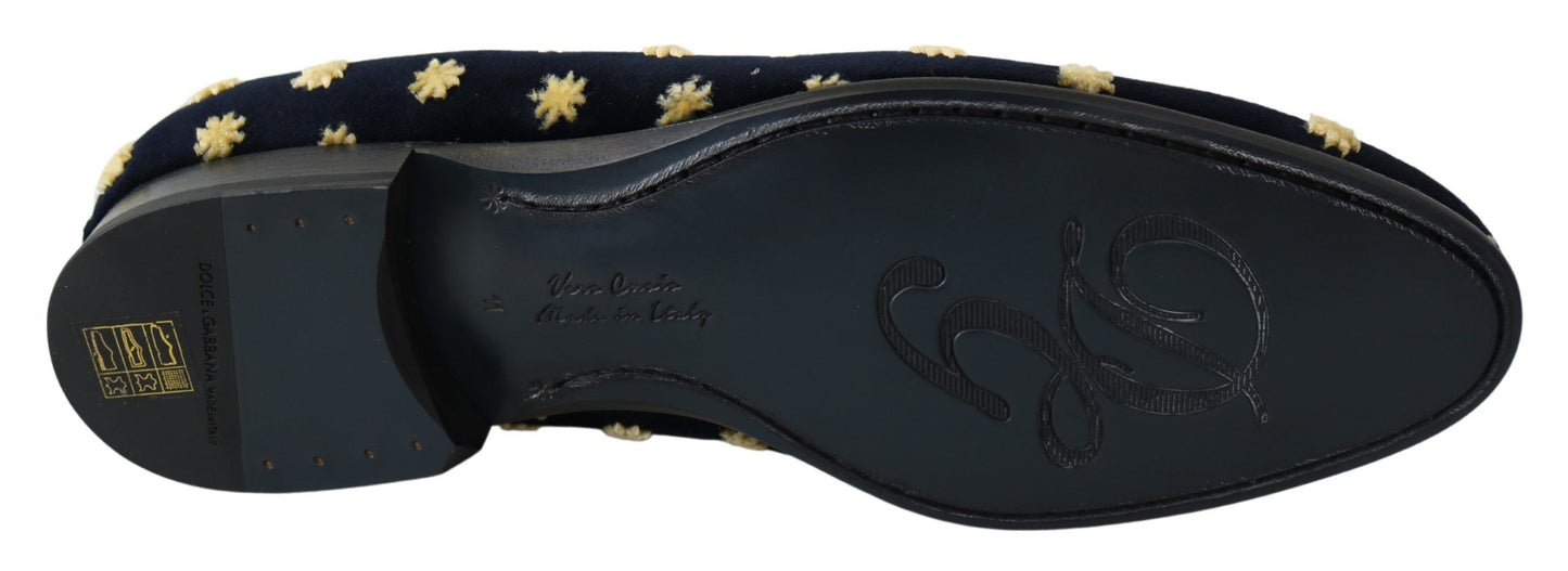 Elegantes mocasines de terciopelo con bordado de corona