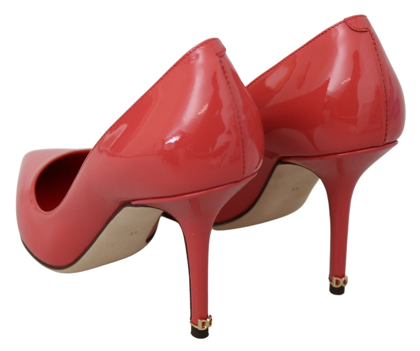 Elegantes zapatos de tacón de charol rosa oscuro