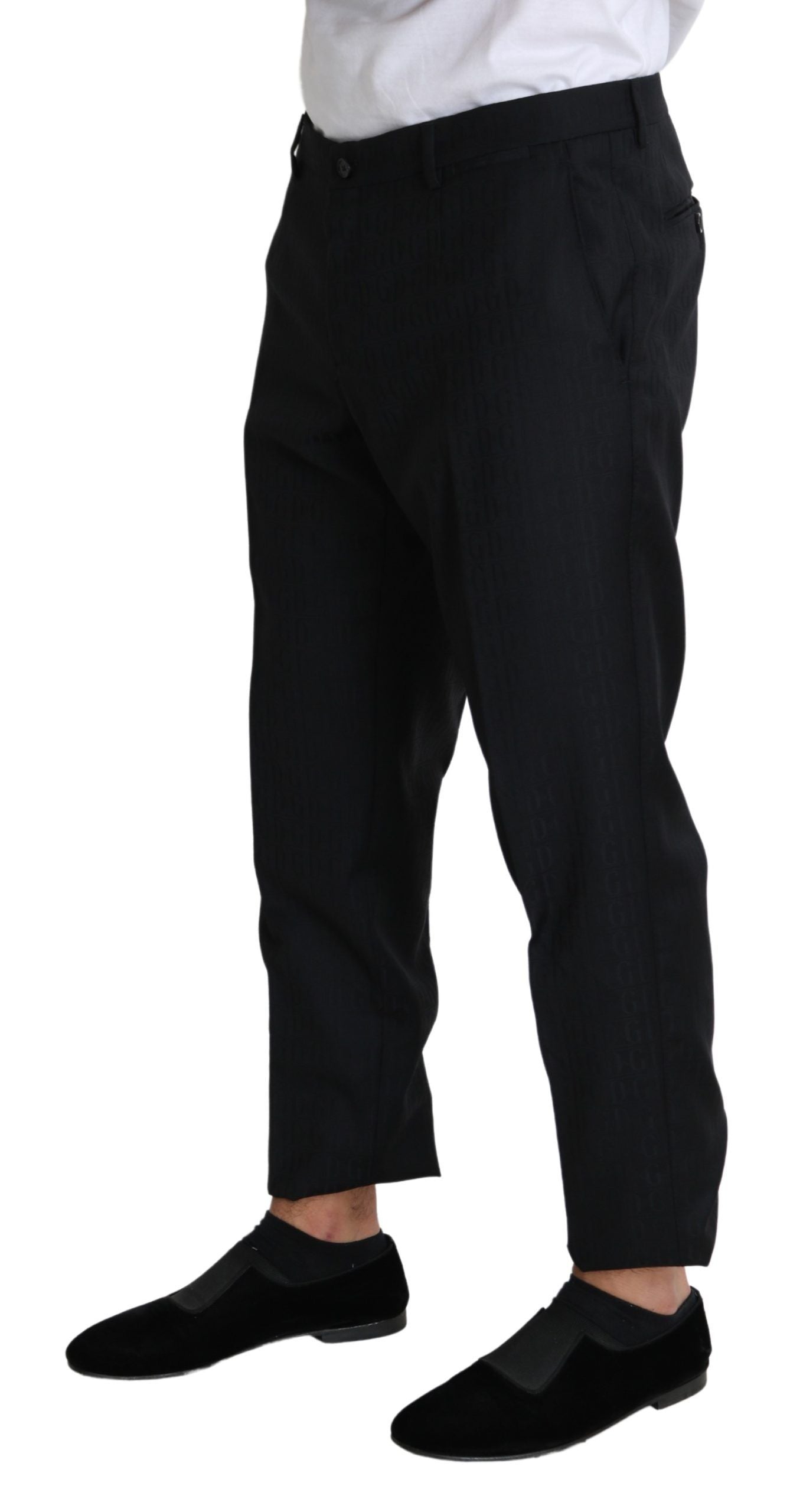 Elegantes pantalones cortos negros de lana virgen