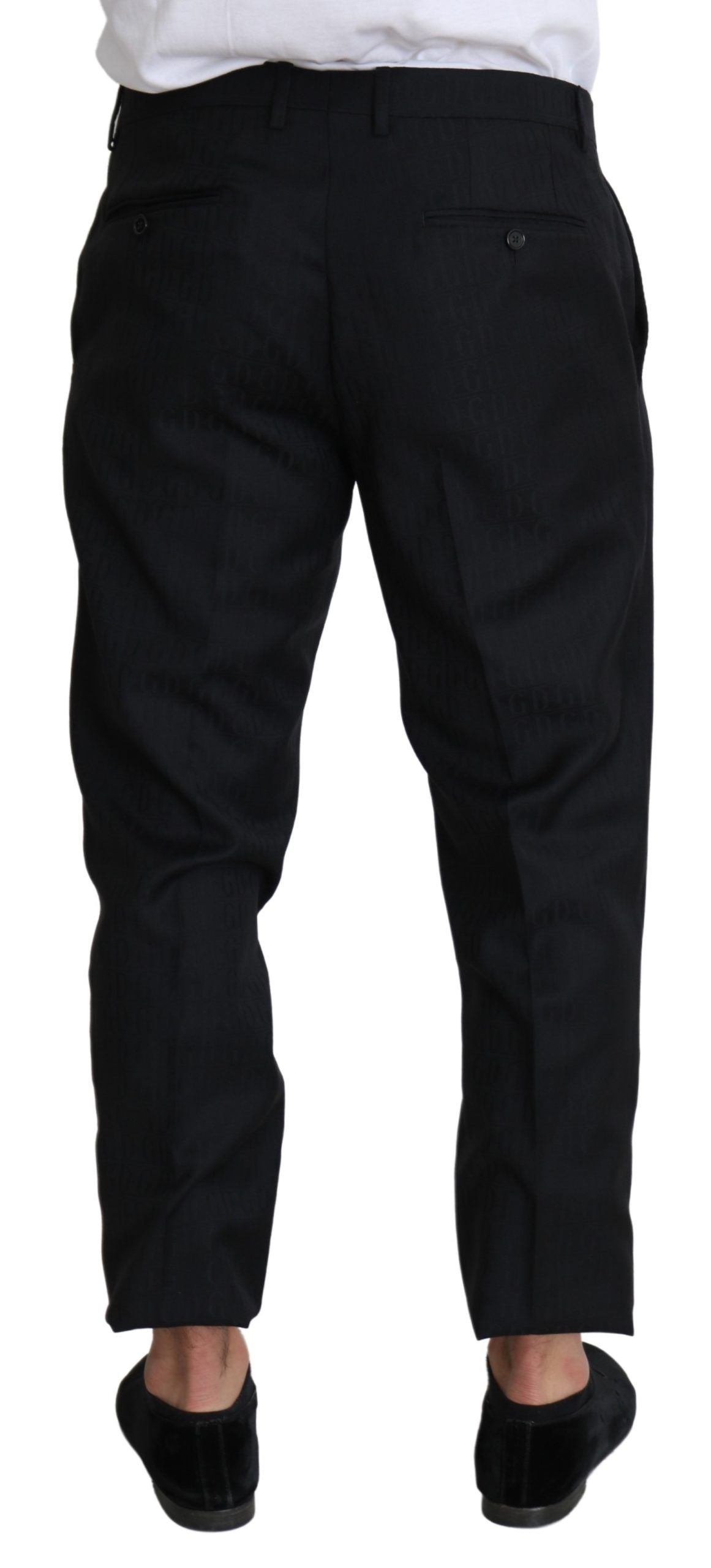 Elegantes pantalones cortos negros de lana virgen