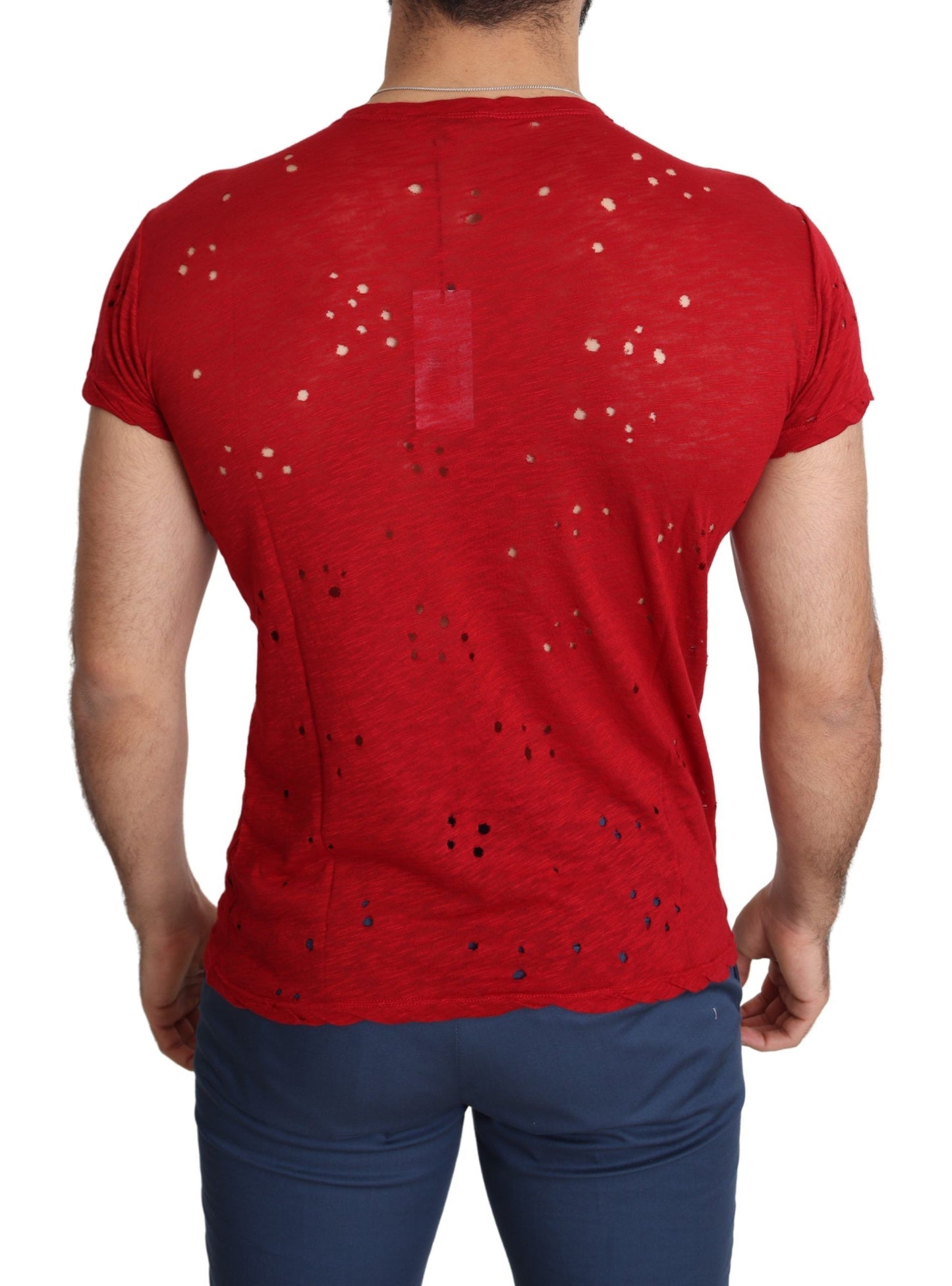 Camiseta de algodón rojo radiante, perfecta para el día a día.