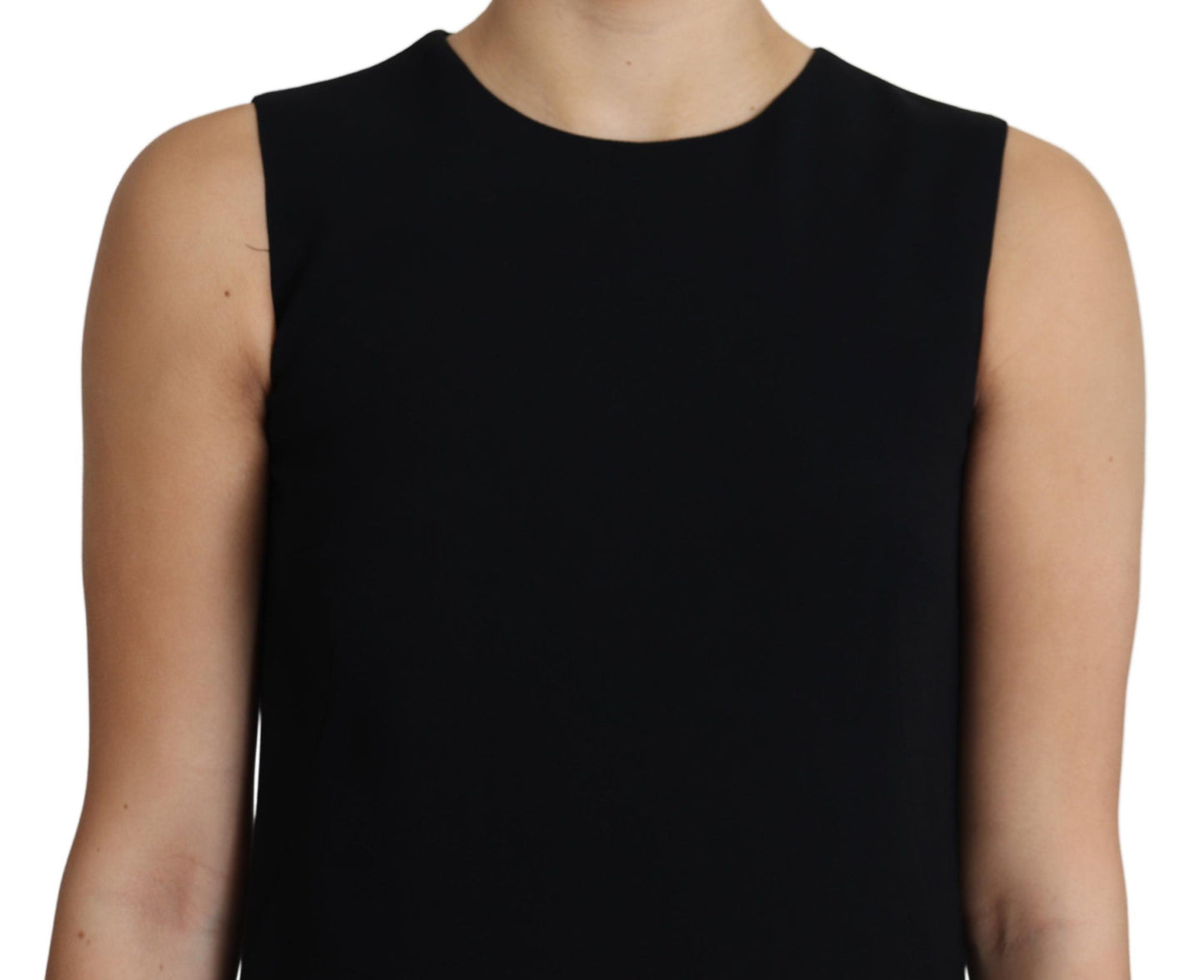 Elegante minivestido negro sin mangas de corte A