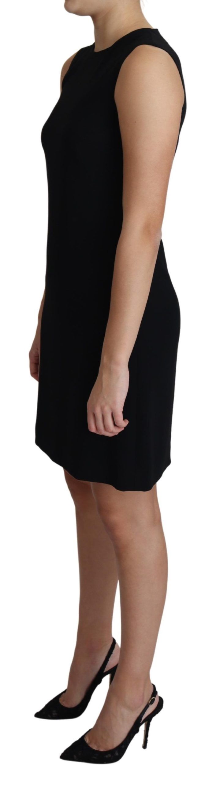 Elegante minivestido negro sin mangas de corte A