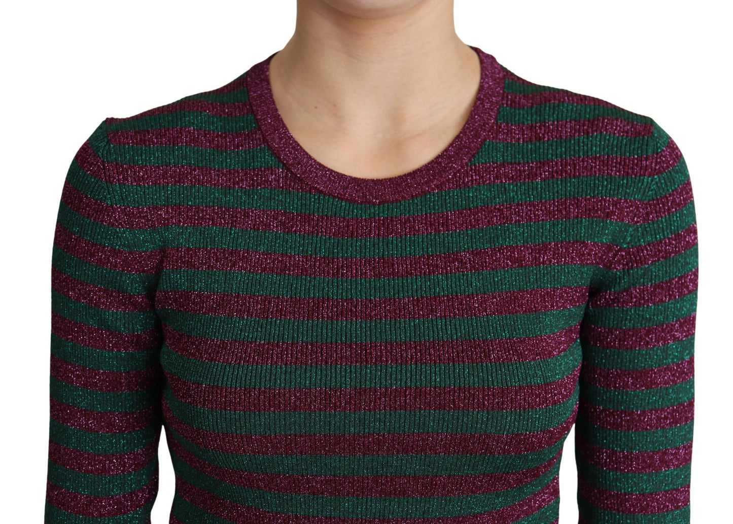 Elegante suéter de cuello redondo color granate