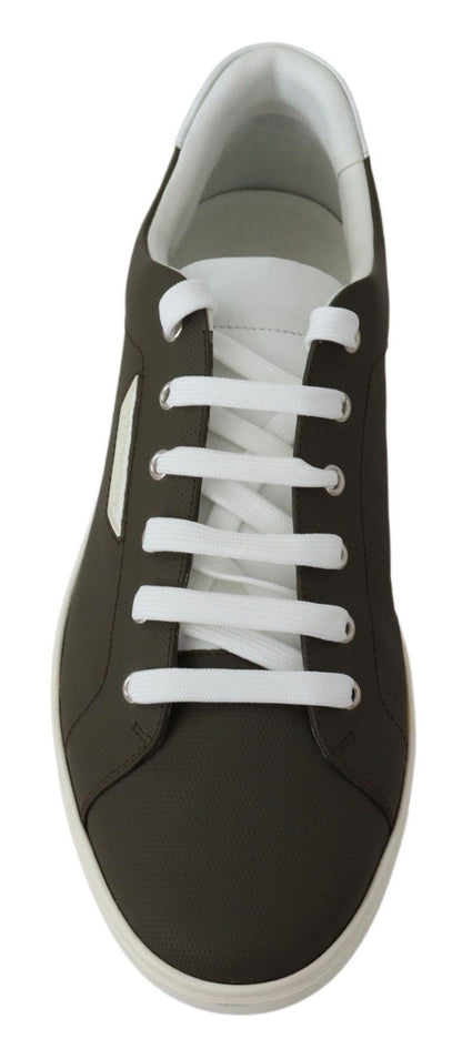 Zapatillas bajas elegantes de cuero blanco