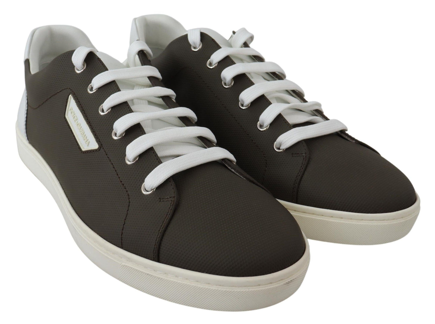 Zapatillas bajas elegantes de cuero blanco