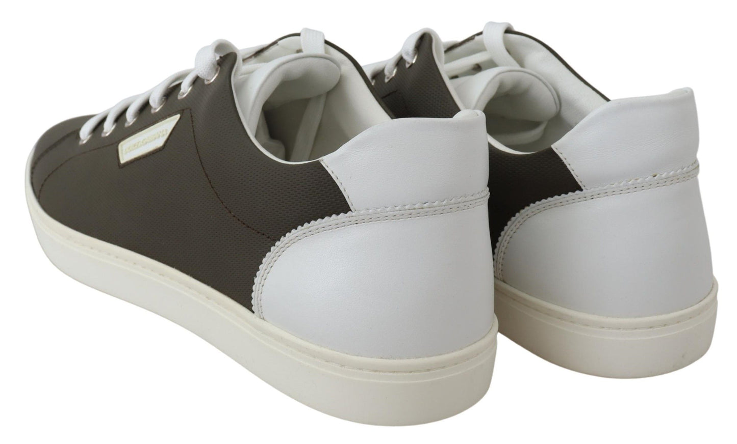 Zapatillas bajas elegantes de cuero blanco
