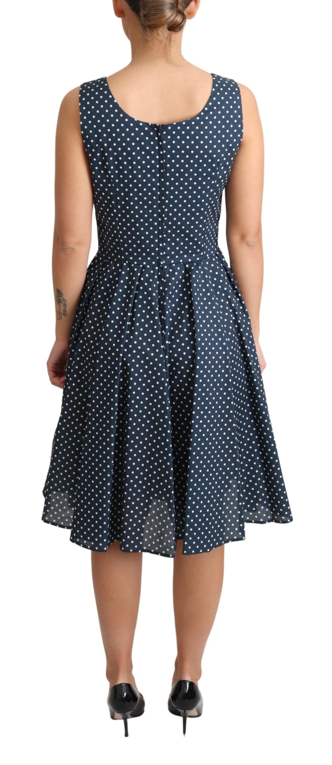 Vestido de lunares sin mangas de corte A