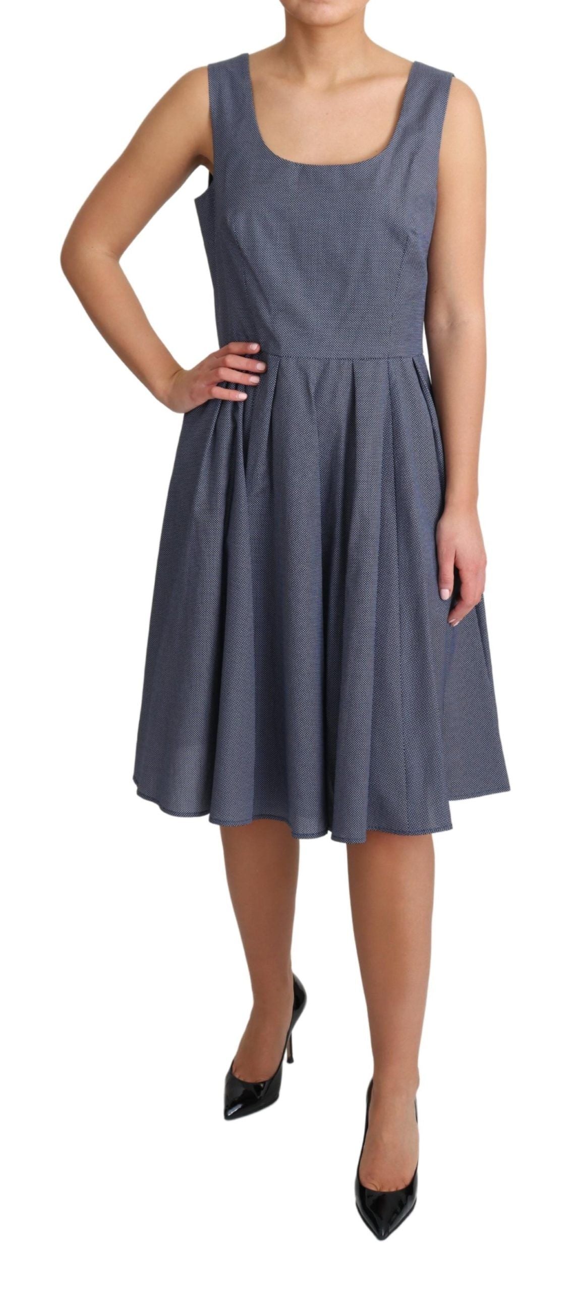 Vestido elegante azul de lunares sin mangas de corte A