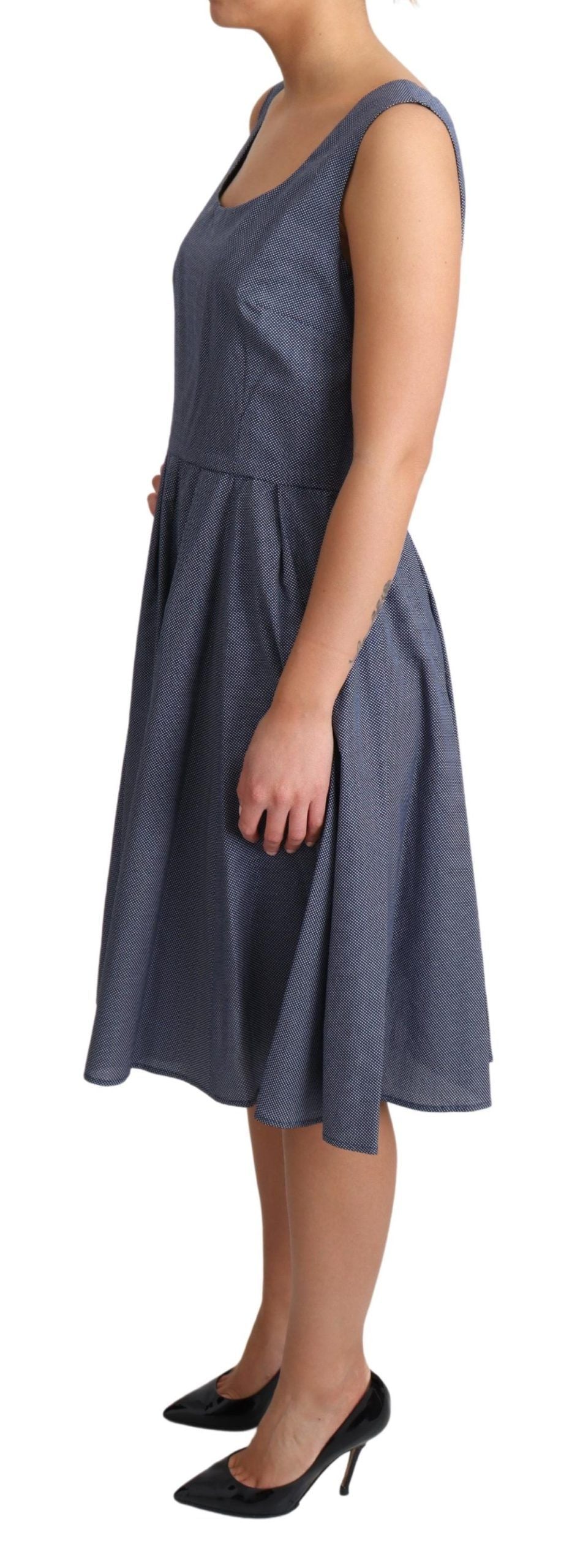 Vestido elegante azul de lunares sin mangas de corte A