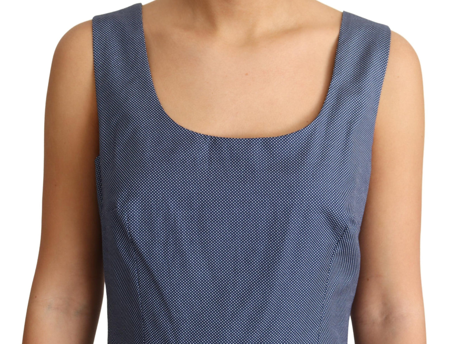 Vestido elegante azul de lunares sin mangas de corte A